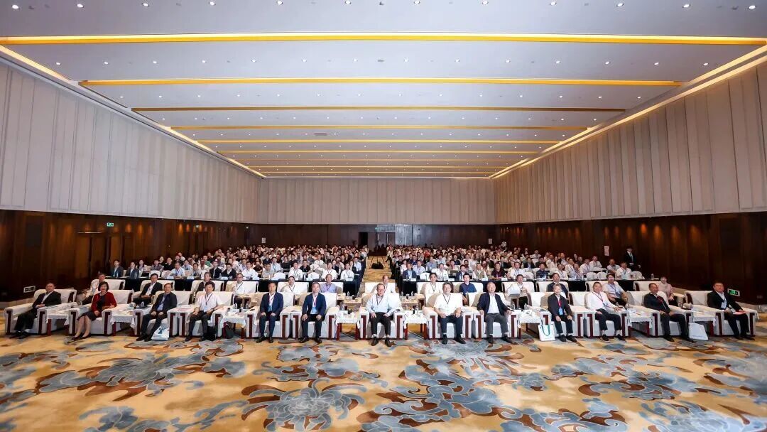 尊龙凯时人生就是搏承办2026碳中和前沿会议 与8位院士、470余位专家共话钢铁绿色低碳新路径